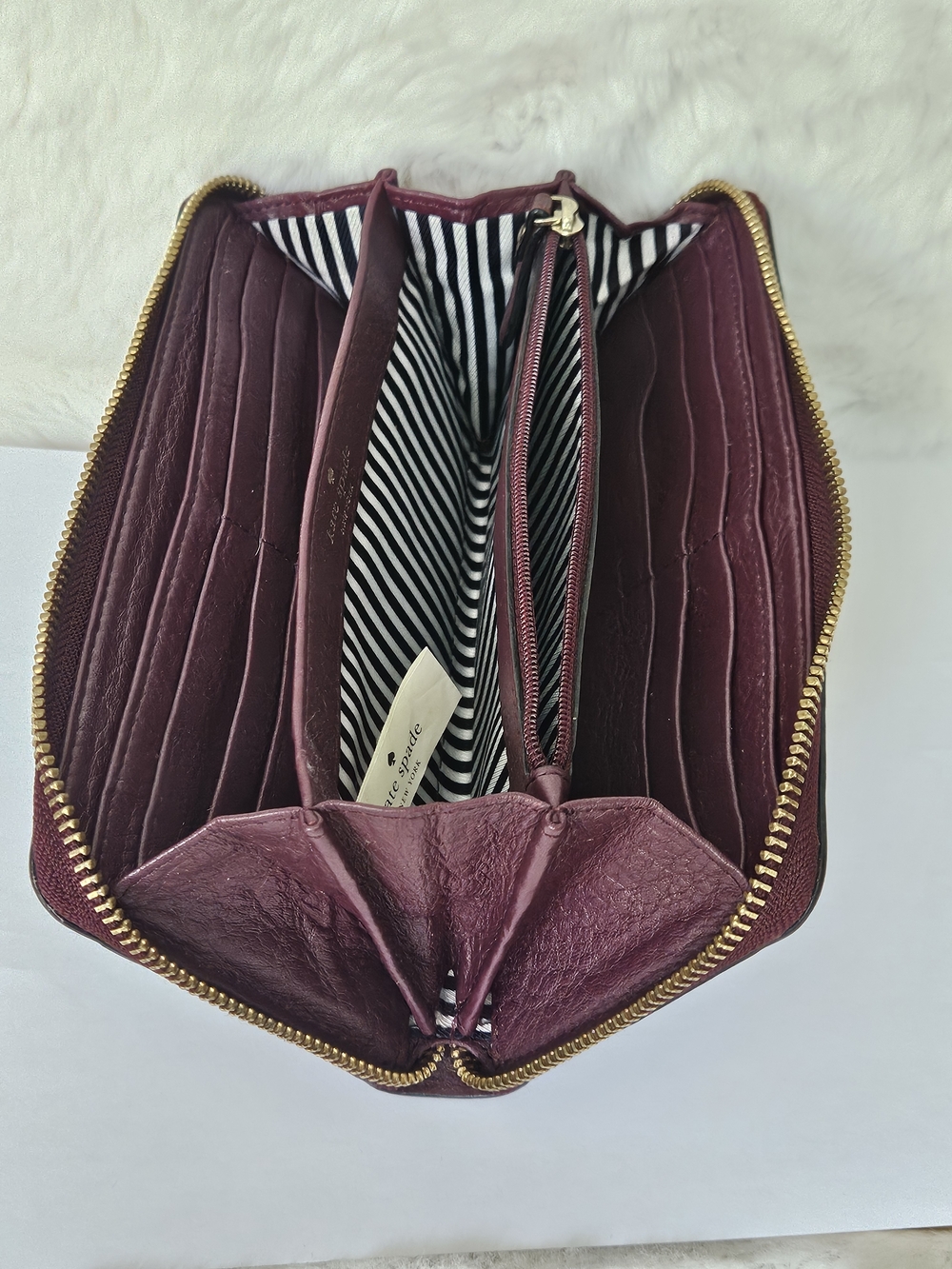 Kate Spade New York Large Zip Around Wallet Pebbled Leather Burgundy - Good Cond - Picture 7 of 15